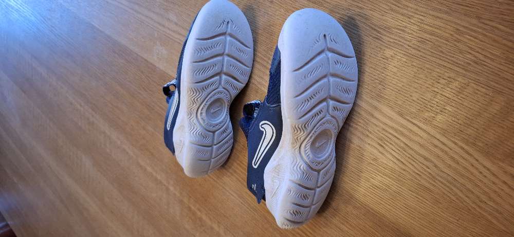 Nike nr. 29.5 strigaskór
