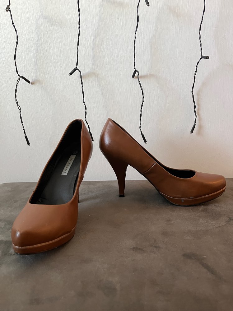 Ruskeat korkkarit 39