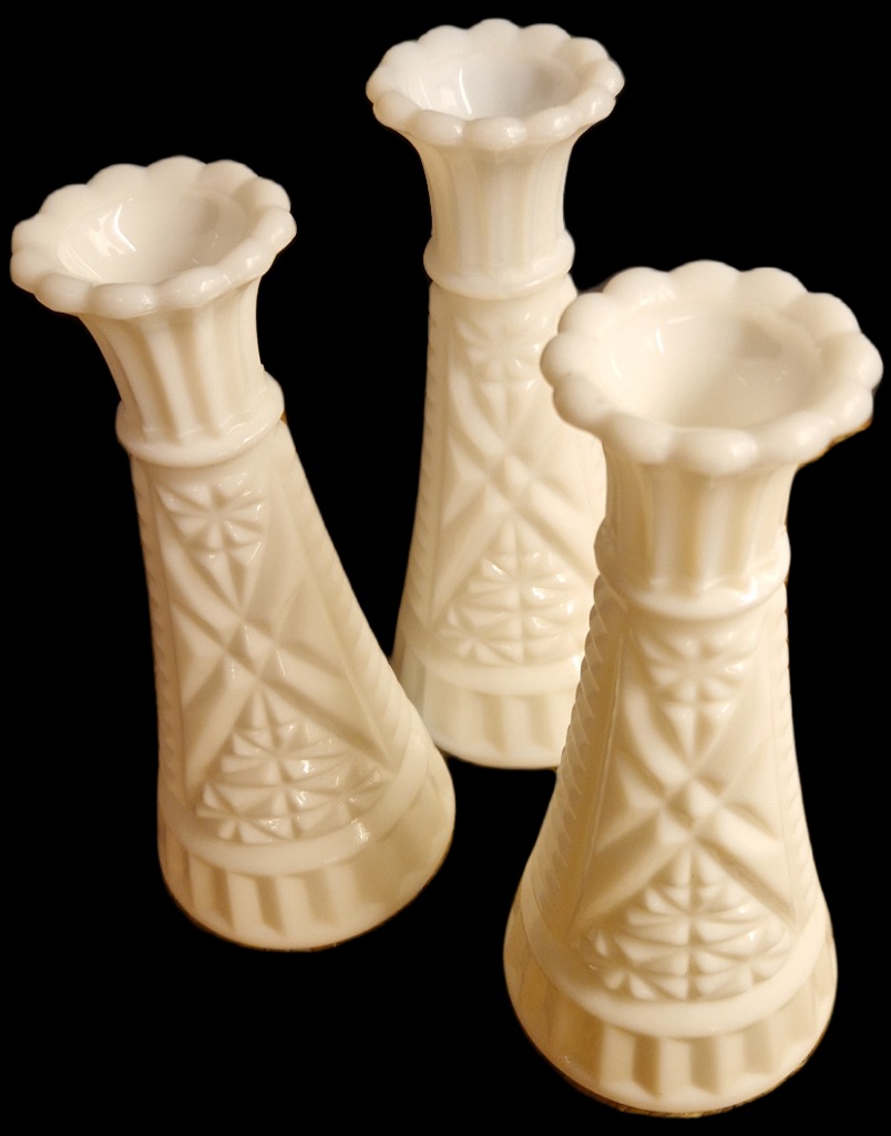 3 nydelige hvite vaser