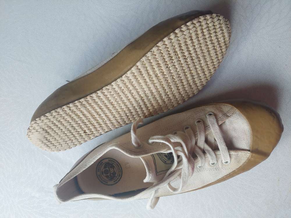 Miesten kengät koko 43