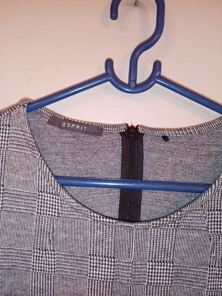 Köfflóttur ESPRIT kjóll St M
