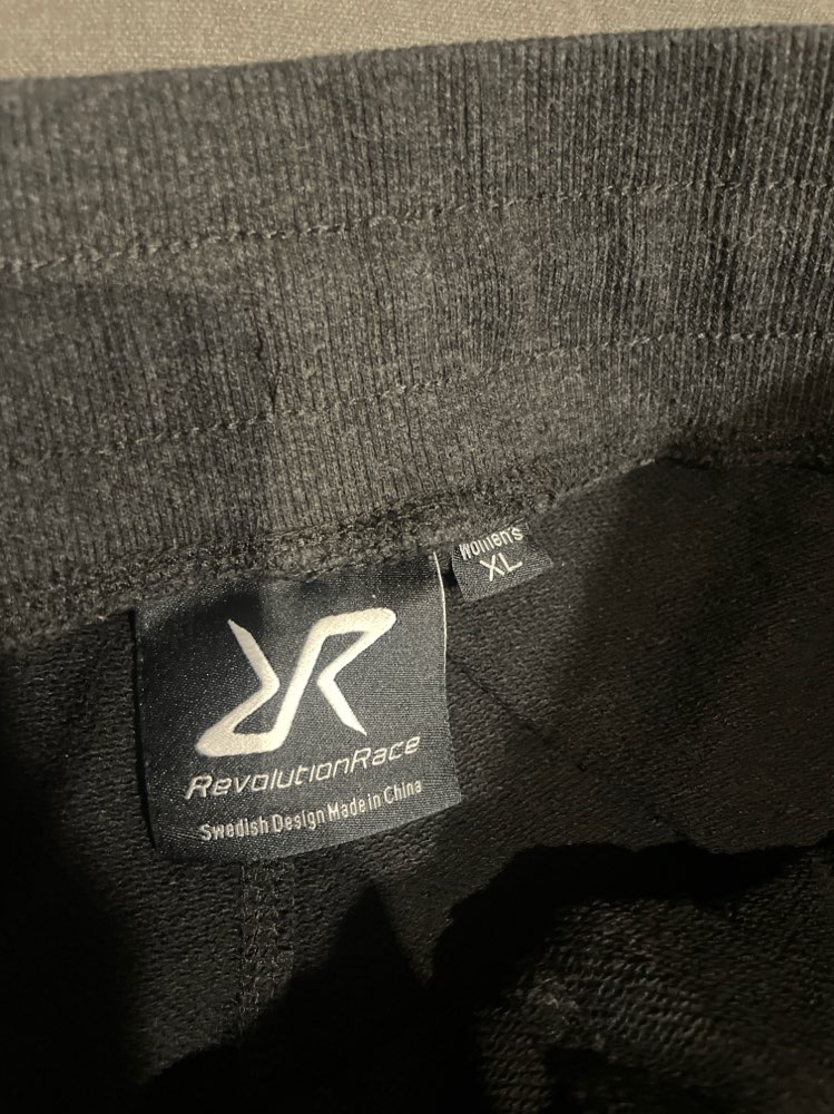 Collegehousut revolution race koko XL