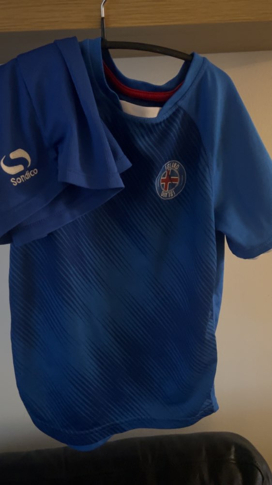 Ísland bolur & stuttbuxur 116
