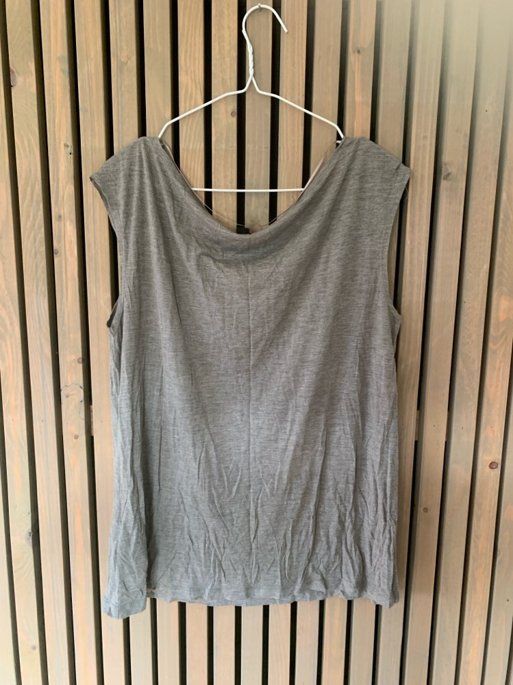 Guess grå T-shirt Str L