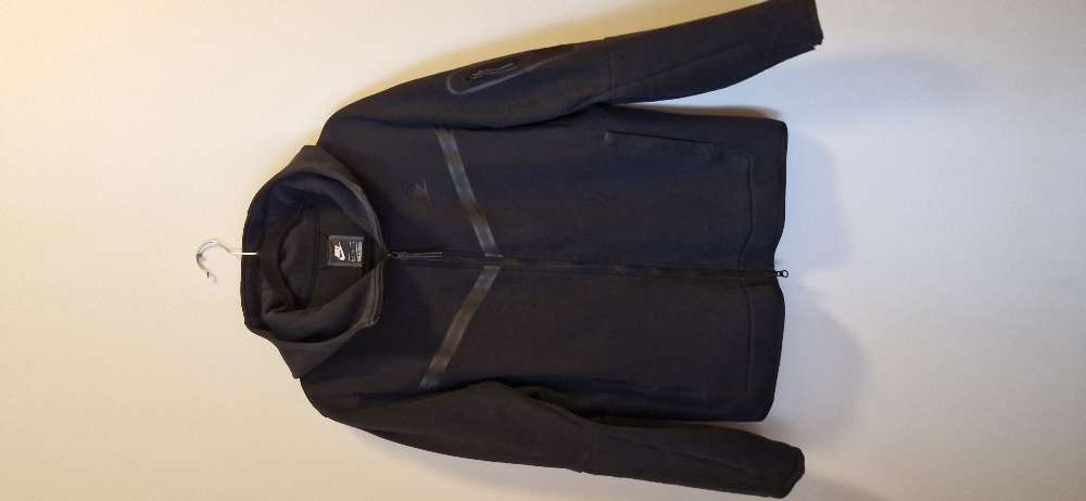 Nike hettupeysa - svört