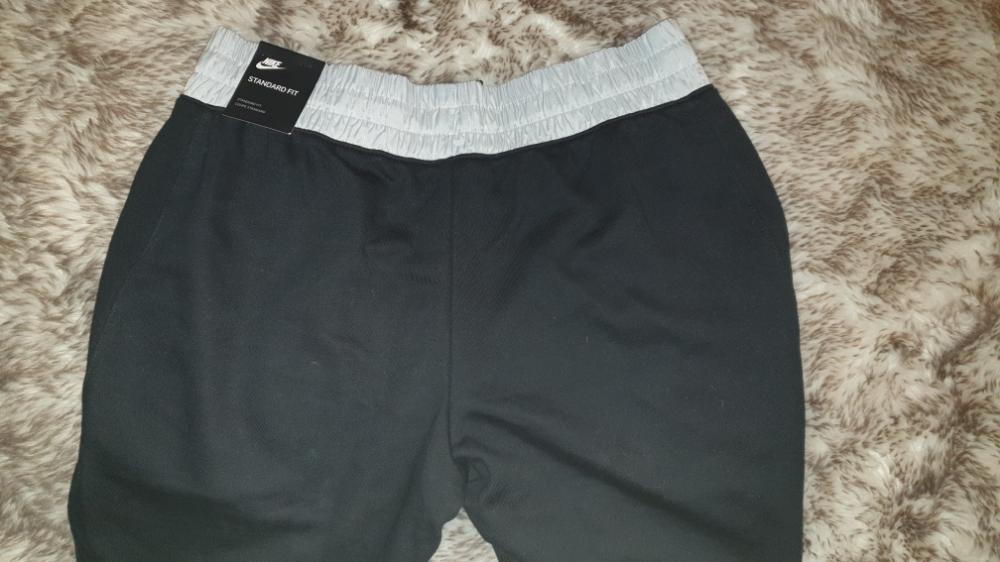 Nýjar Nike buxur st. 13 (XL/BARNA)156-166