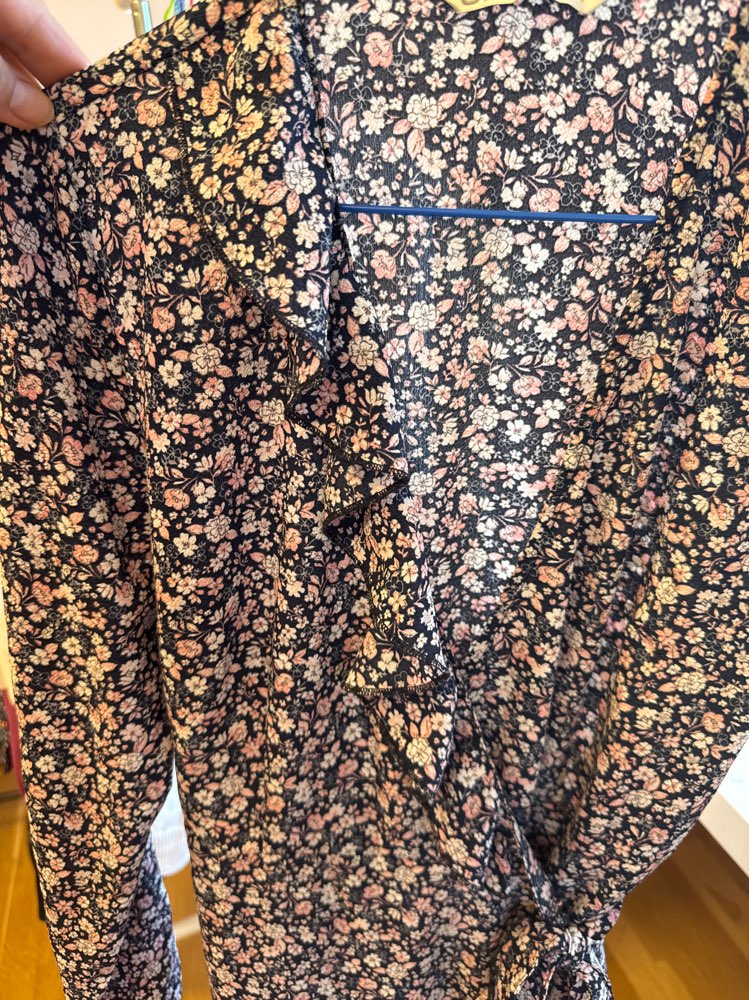 Omslagkjole, blå, rosa blomster