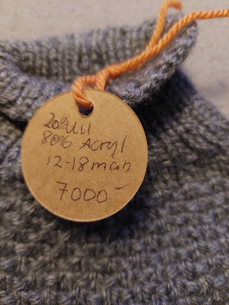 Ný heimaprjónuð peysa 