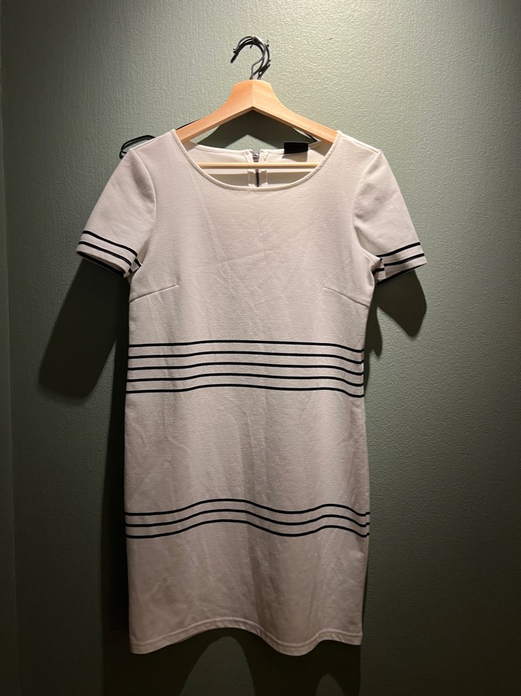 Hvit kjole m/striper