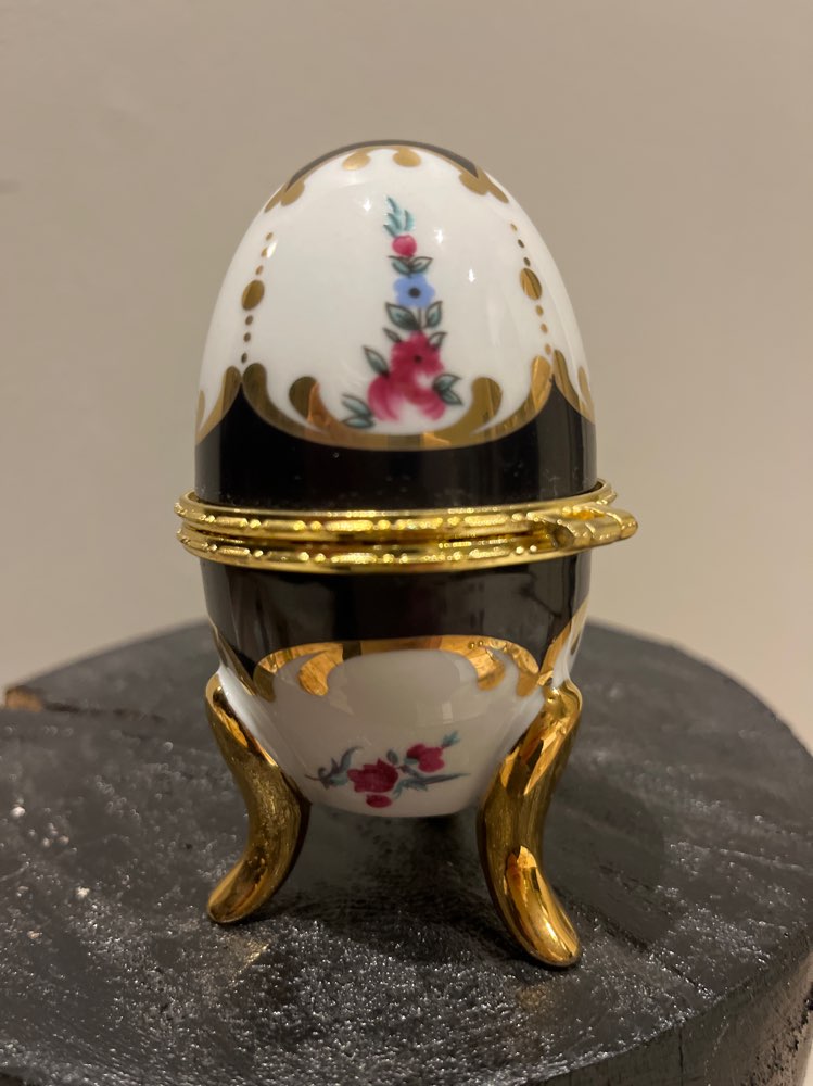 Posliinimuna korurasia