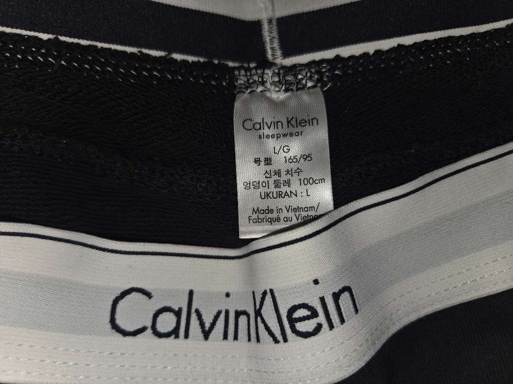 Calvin Klein st. L