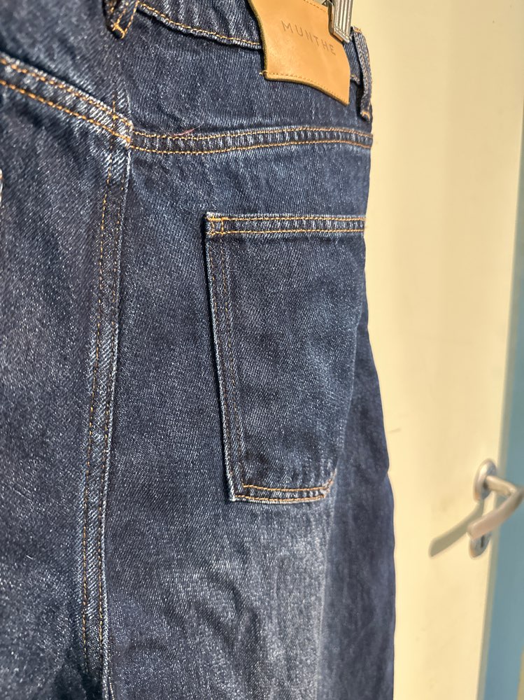 Munte jeans str 44 MÅ prøves :)