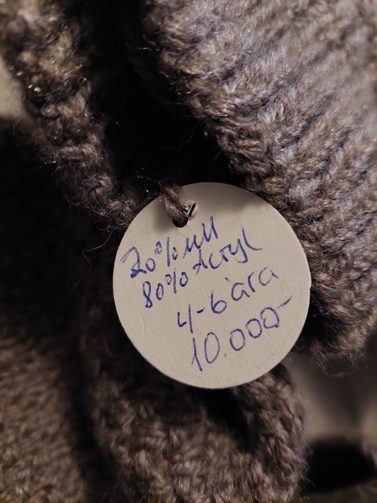 Ný heimaprjónuð peysa 