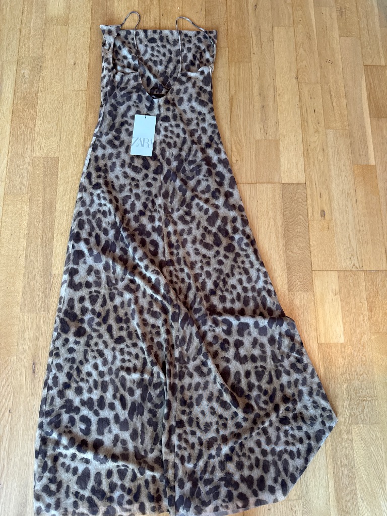 Zara maxi kjole med tag i dyreprint. 