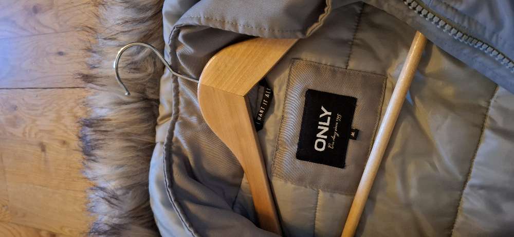 Only st. M úlpa lítið notuð