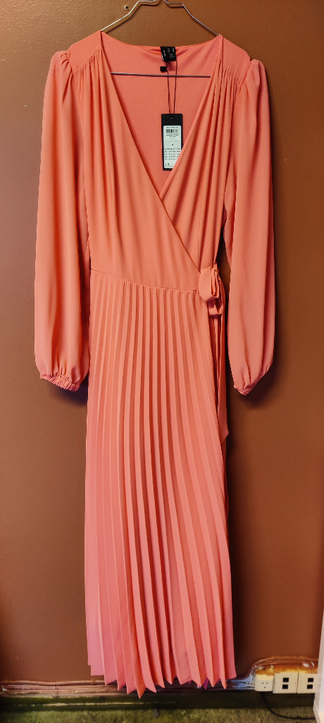 NY Vero Moda kjole i str M. Farge: PEACH