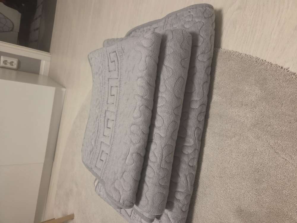 3 2 ja 1 istuttava sohvan päällinen