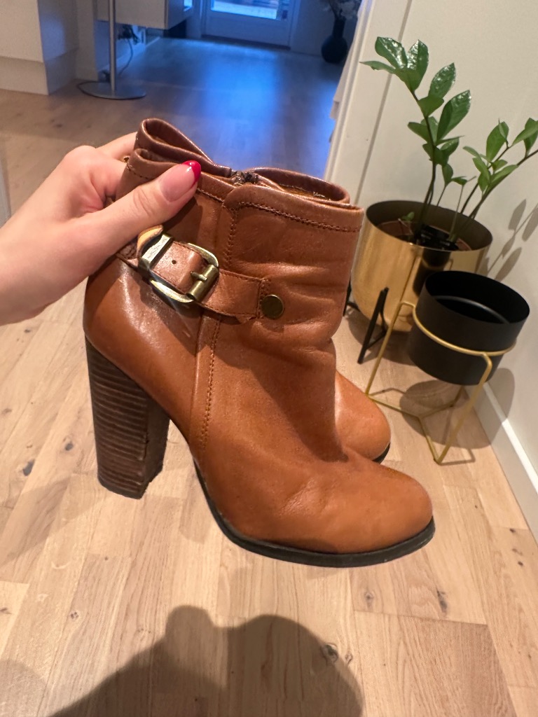 Buffalo brune skinn boots 40