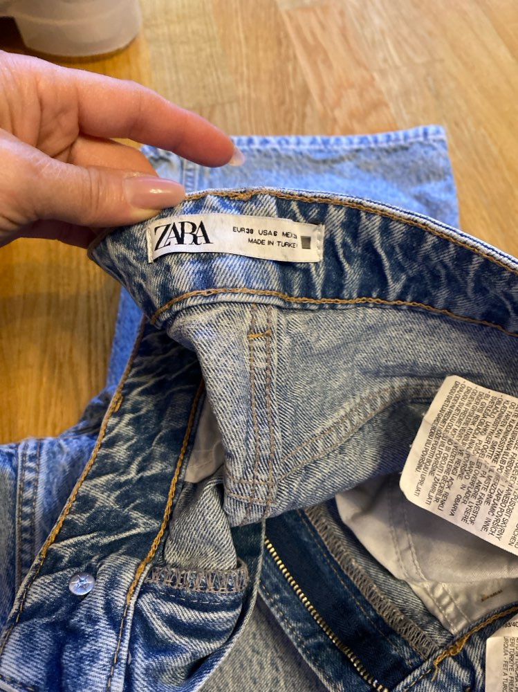 Zara jeans