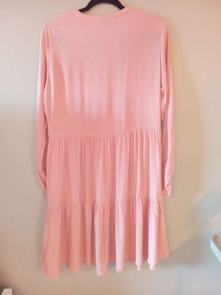 b.young bleikur kjóll St 38