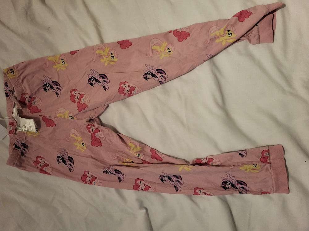 H&M Pony náttföt st.122/128