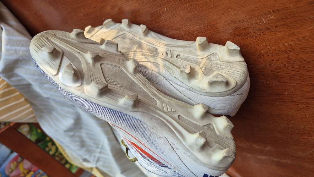 Adidas F50 jalkapallokengät koko 38.5