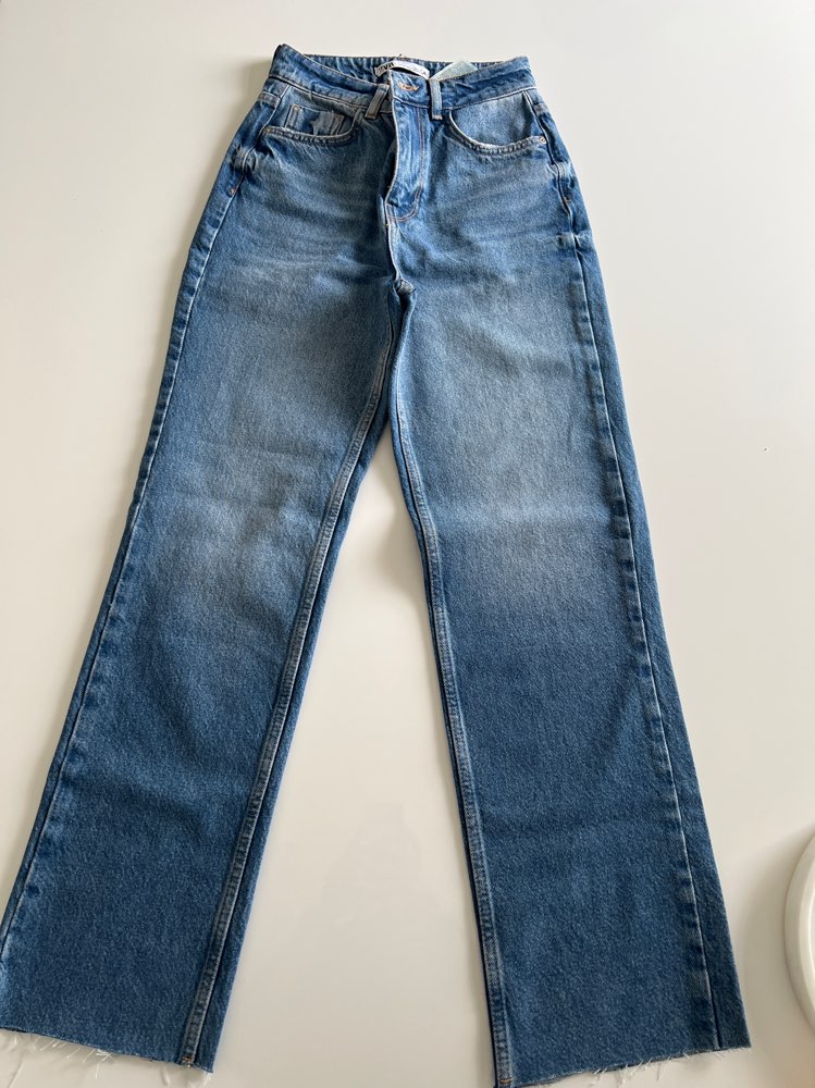 Zara blue high waited straght jeans
