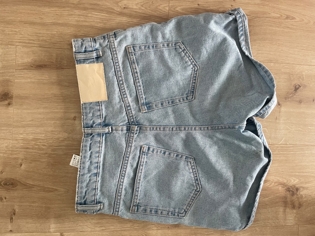 Zara farkkushortsit, 34 