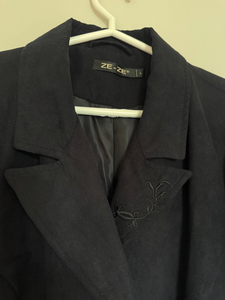 Ze-Ze musta blazer, L