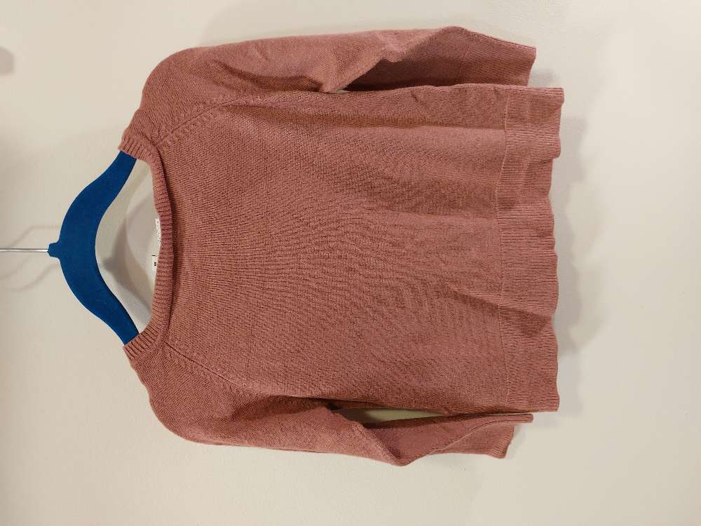 Hneppt peysa st 2-3 ára