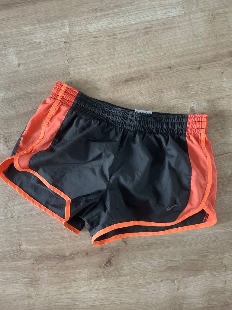Nike shortsit, S