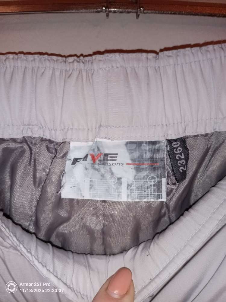 Snjóbuxur. Five seasons. St 38.