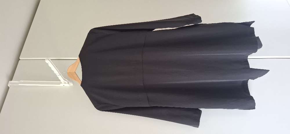 Gina Tricot st. 38 þunnur rykfrakki