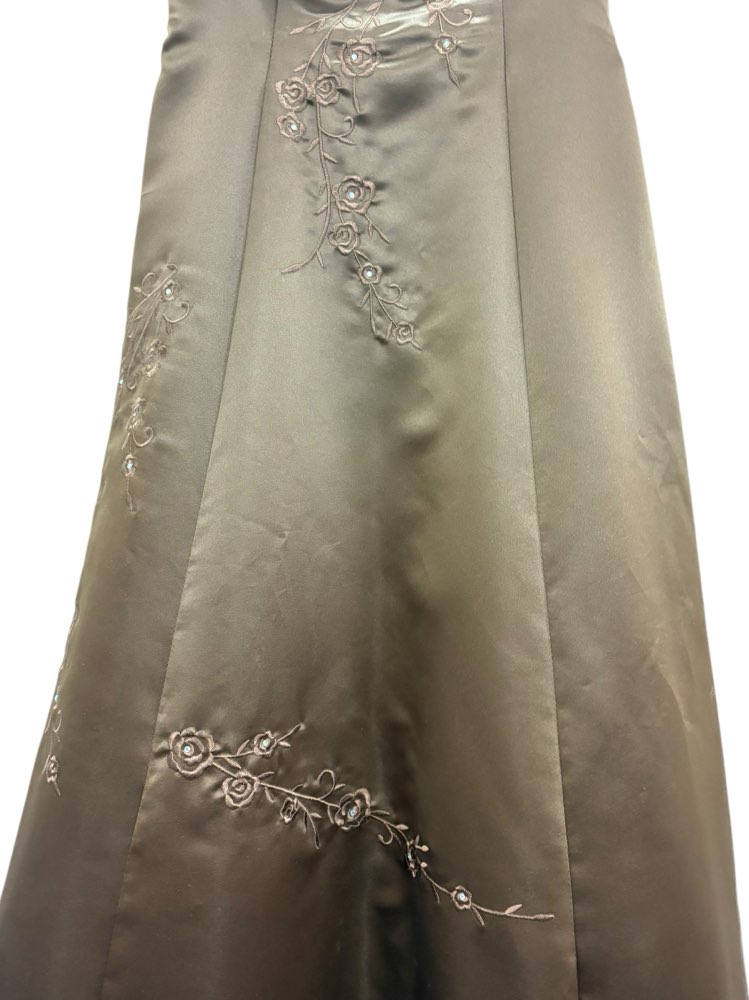 Party line rus juhlamekko, M