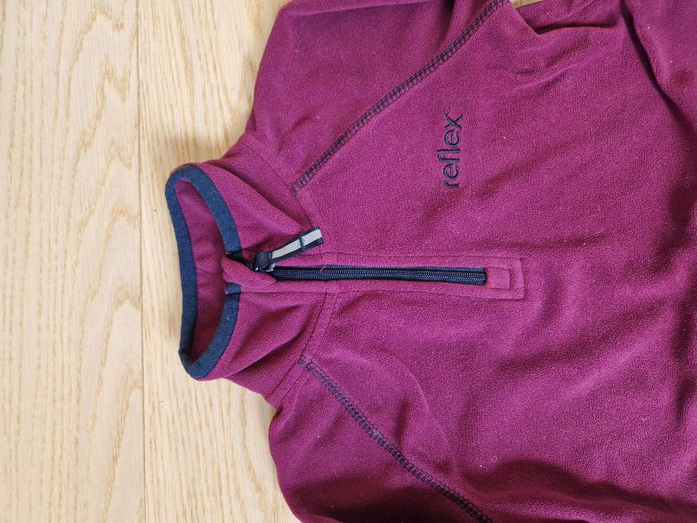 Str98/104 Fleece-sett Reflex plomme