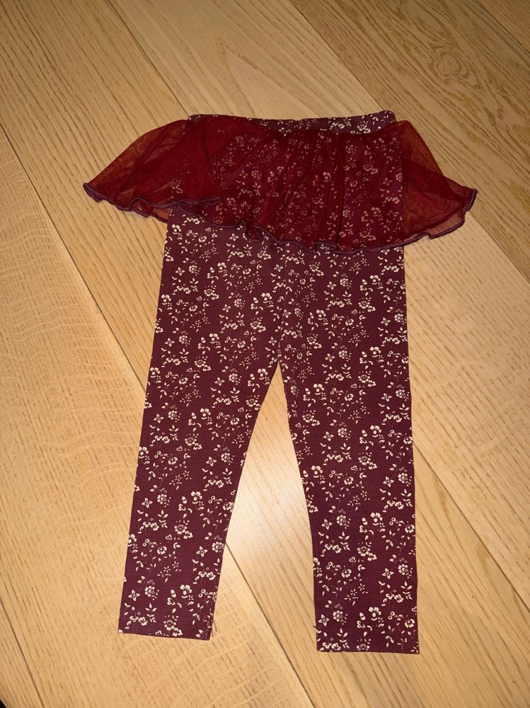 Str92/98 tights med skjørt Småfolk
