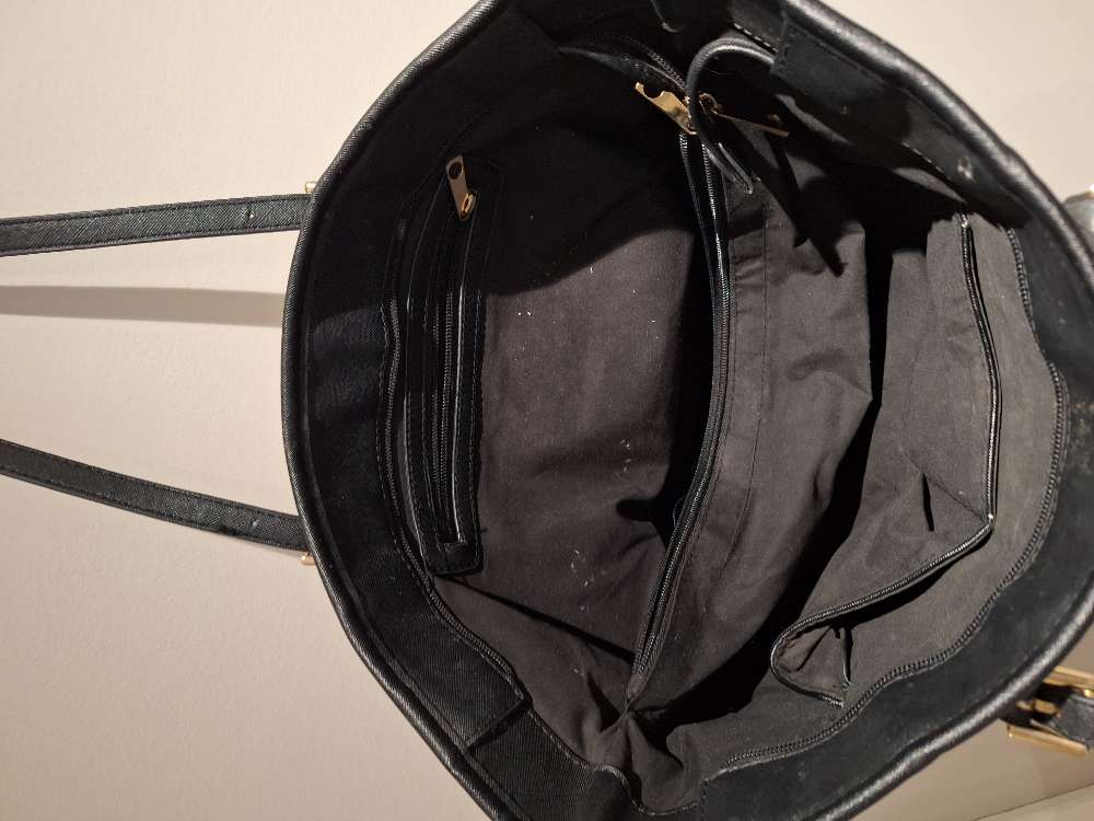 MK taska hvít og svört