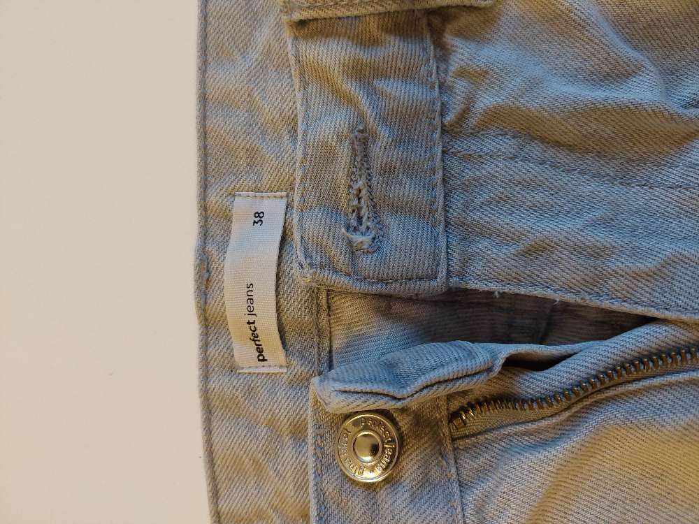 Gina tricot gallabuxur ljósar str 38