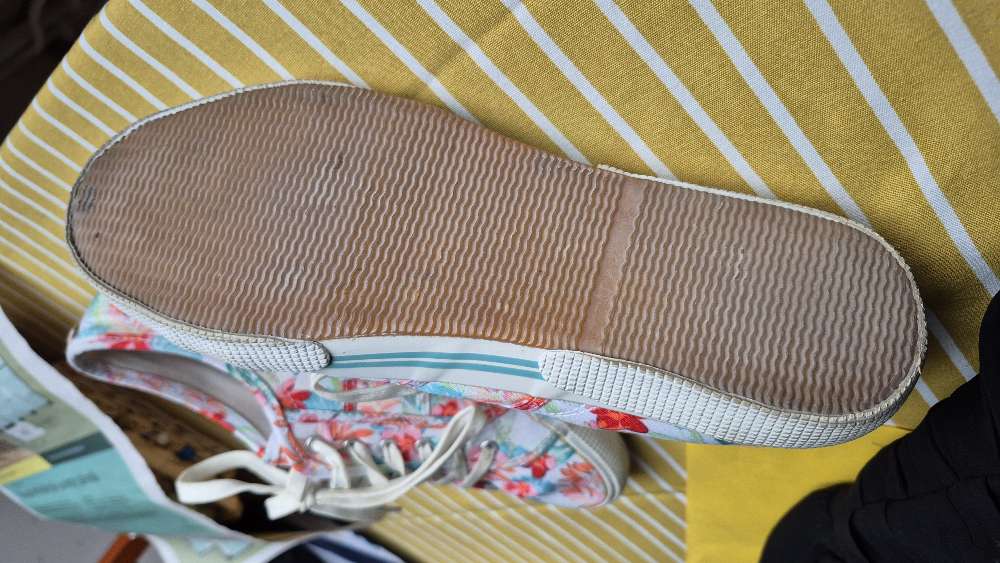 Pearlz tennarit koko 41