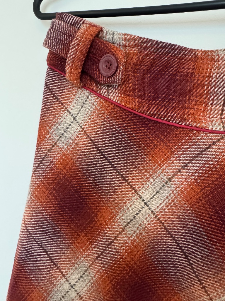 Skottiruutuinen punainen puolihame, SX-S