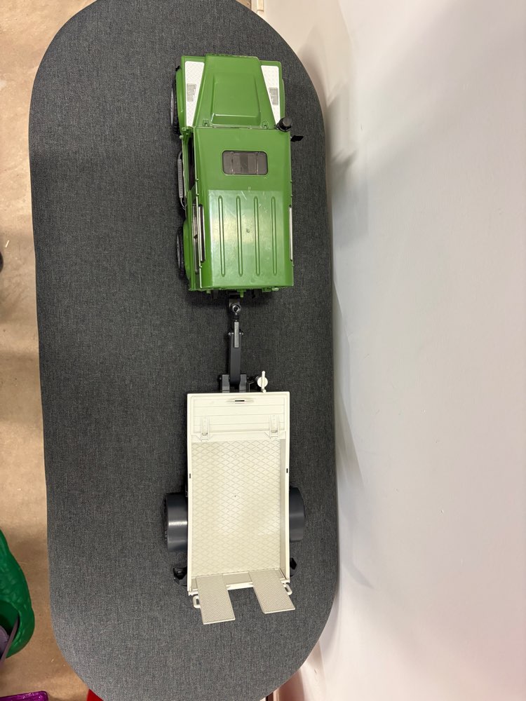 Land Rover peräkärryllä