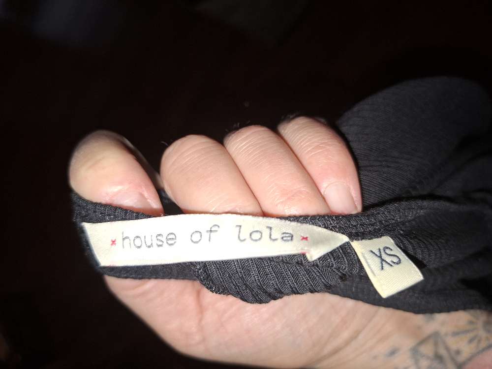 House of Lola musta trikoomekko