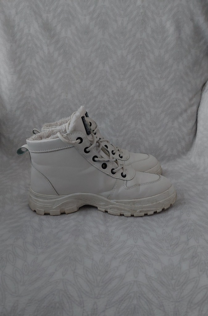 Naisten valkoiset tennarit koko 39