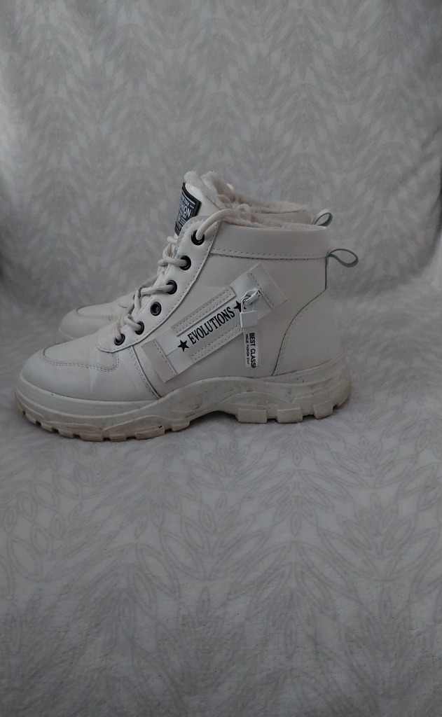 Naisten valkoiset tennarit koko 39