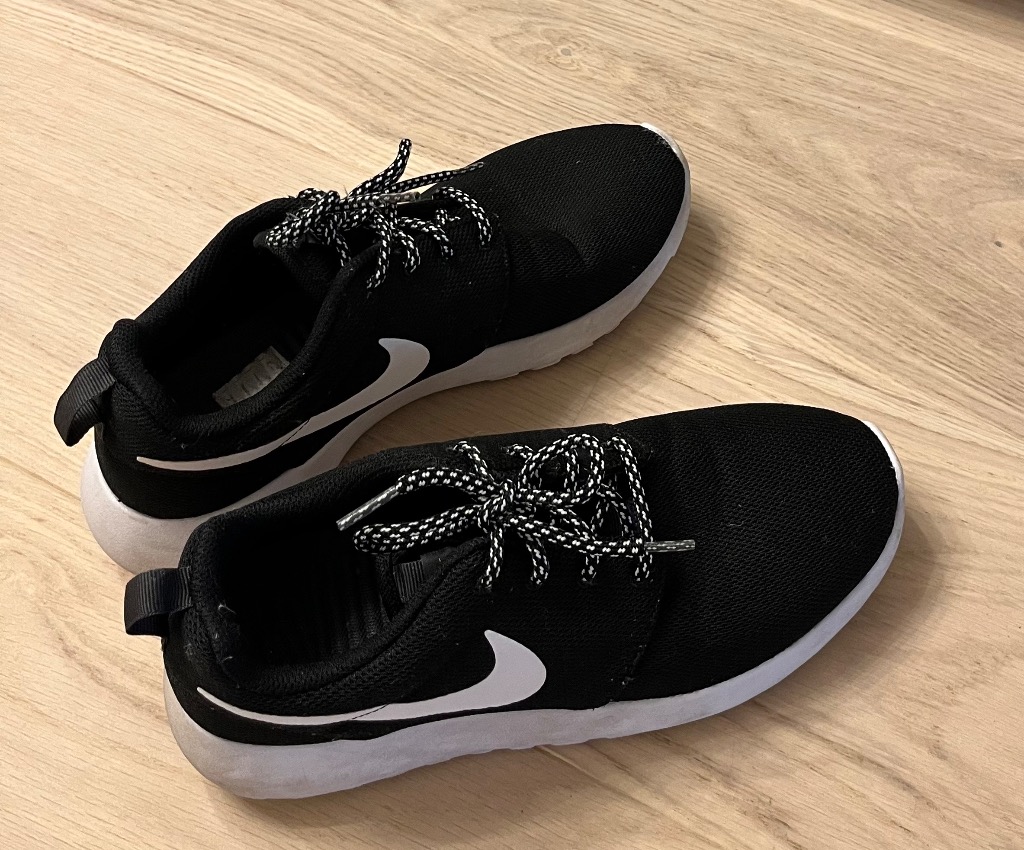 Nike sko; sorte str 38,5