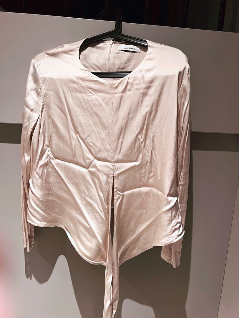 Samsøe & Samsøe - Beige bluse m/omslag