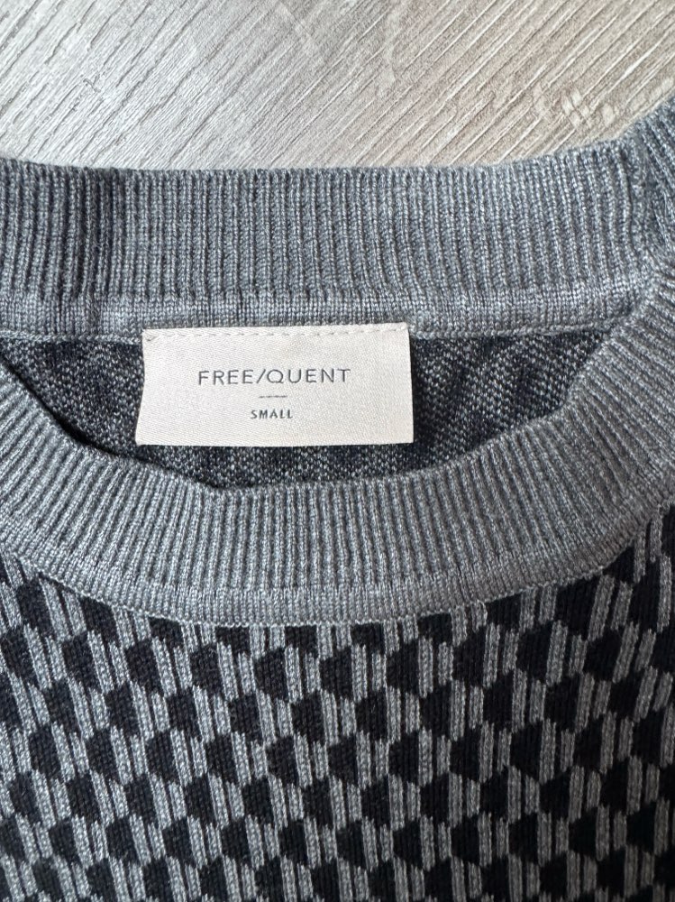 Genser grå/sort freequent S