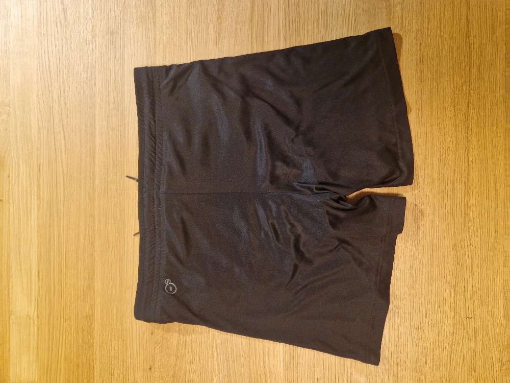 Puma mustat urheilushortsit 152 cm