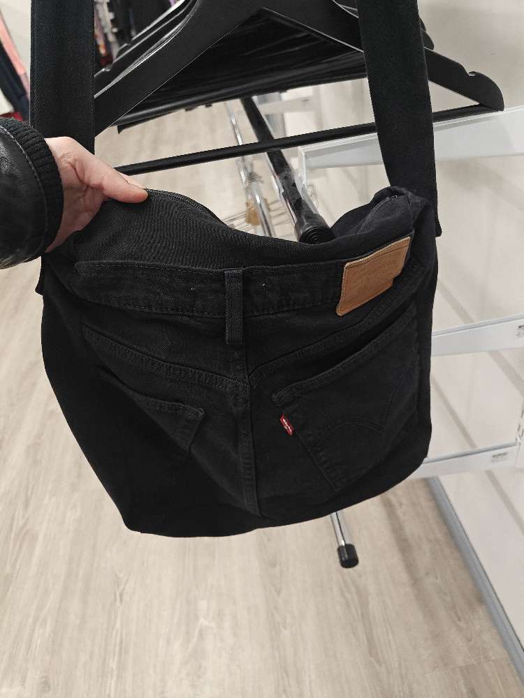 Käsintehty musta denimlaukku