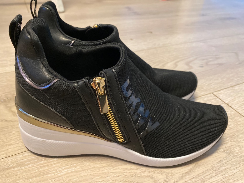 DONA KARAM NY SORT SKO STRR 38